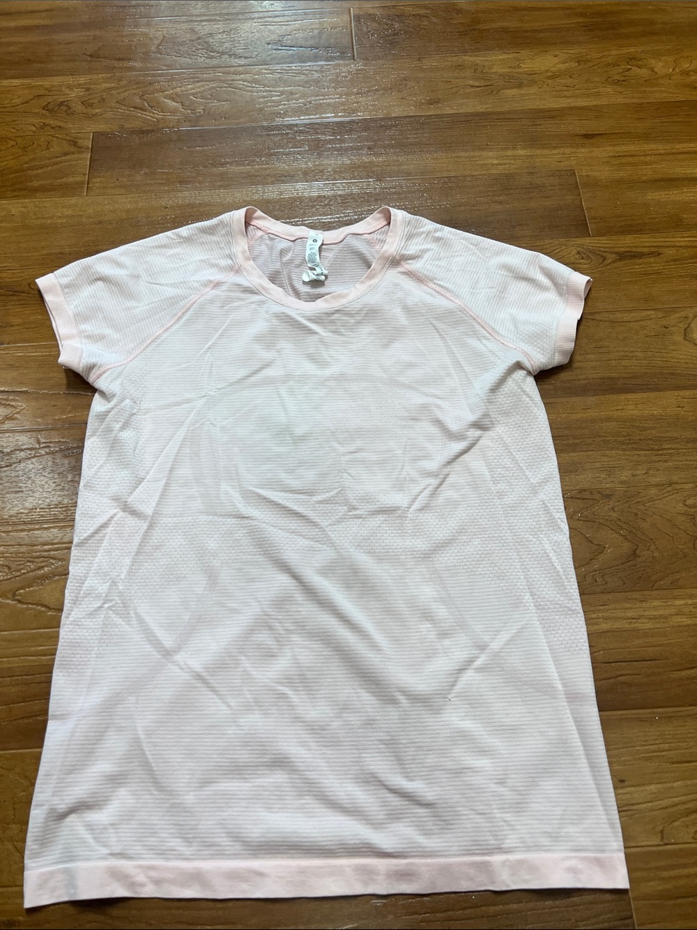 Lululemon light pink swiftly top